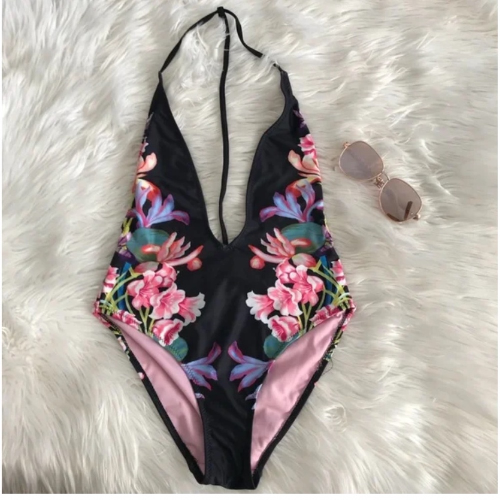🪞 NWT dreamy halter front plunge women’s one piece swim bikini in black multi